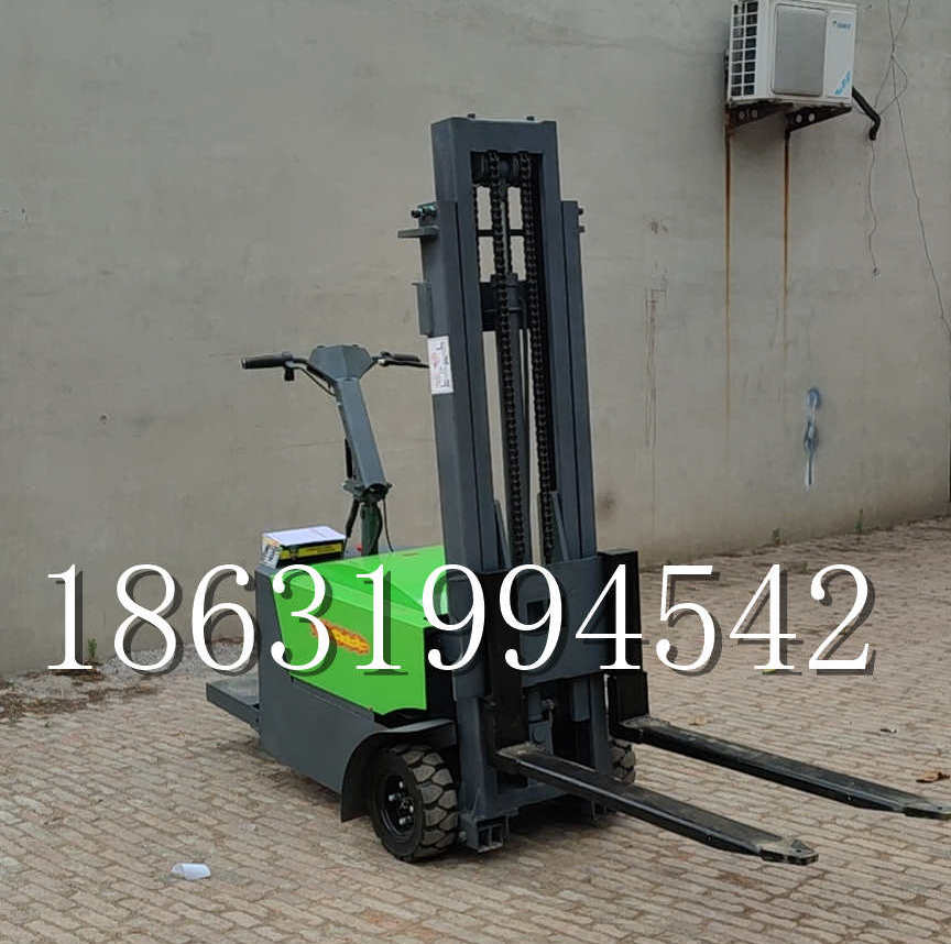 苏家屯区优程全电动叉车插腿式堆高车液压装卸车1.5吨升高小型站驾式铲车