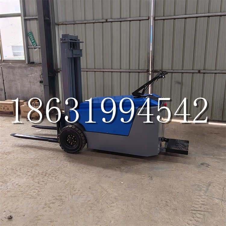 苏家屯区全电动叉车插腿式堆高车液压装卸车1.5吨升高小型站驾式铲车